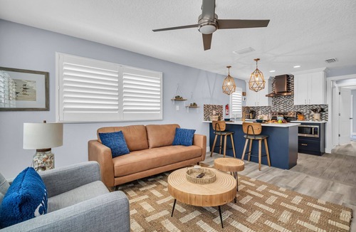 Indian Rocks Beach House | Newly Remodeled Modern Coastal Cottage- Walk to White Sand - Couples Retreat!