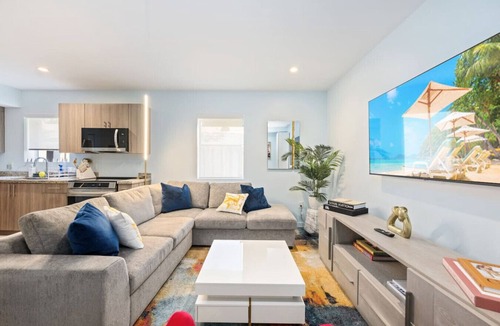Seybold Apartment | Newly Renovated 1BR in Miami's Design District