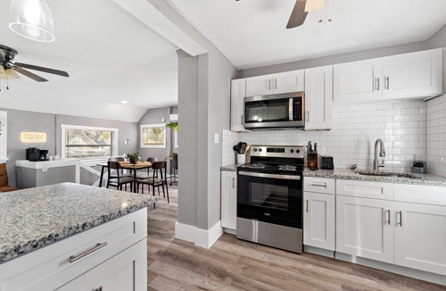 St. Petersburg House | Newly renovated 2/1 in the heart of St.pete