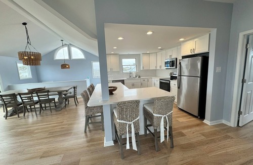 Harvey Cedars House | Newly Renovated Beach house- 1 house away from the bay, 5 houses from the Beach