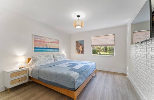 Palm City Resort | Newly renovated Waterfront Paradise