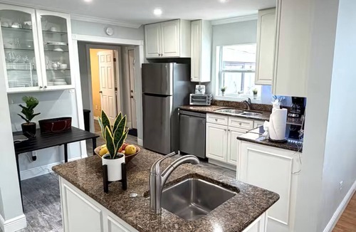 Temple Crest House | Next to Busch Gardens - 3BD/2BA - 6PPL