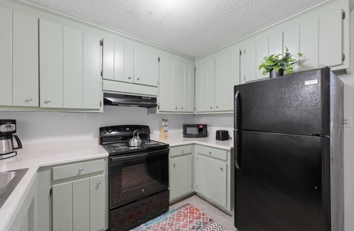 Fairforest House | Nice 2 BR Spartanburg Townhouse Near BMW,GSP Airport,Milliken,Downtown, All HWYs