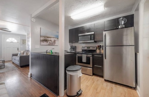SoHo House | Nice Swann, Peaceful 2BR w/garden patio off Swann