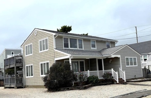 North Beach Haven Apartment | Nicely renovated first floor duplex on the ocean side in Brant Beach.