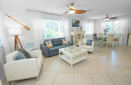 Fort Pierce Shores Villa | No-Stairs Beach Getaway - Ground Floor Pet-Friendly 2BR