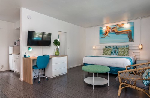 Central Beach Hotel | Nobleton Hotel