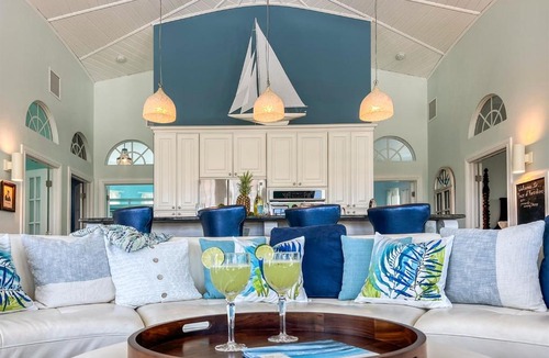 North Captiva House | North Captiva-Pool w Waterfall & Swing Bar, Bikes