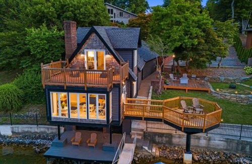 Nebo House | North Shore Lake - Lakefront Escape, Dock Access and Mountain Views!