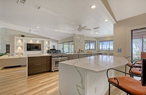 Tropic House | NOW ACCEPTING ONE YEAR LEASES ON OUR WATERFRONT HOME!