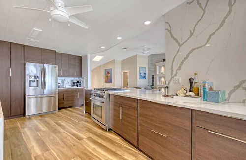 Tropic House | NOW ACCEPTING ONE YEAR LEASES ON OUR WATERFRONT HOME!