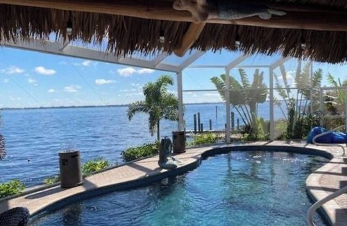 Caloosahatchee House | Ocean front Home with a beautiful sunset view.