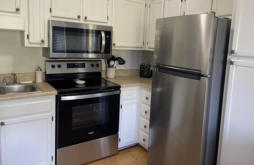 Folly Field Condo | Ocean View 2BR/2BA Steps to Beach Admiral’s Row B Pools, Pickleball & Tennis
