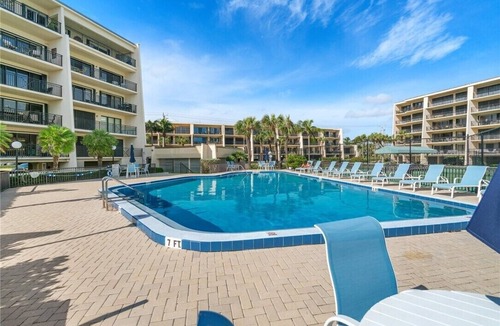 Central Beach Condo | Ocean View Condo walk to Village of Vero Beach