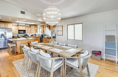 Marineland Acres House | Ocean Views + BBQs: Group Getaway in Palm Coast!