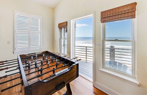 Painters Hill House | Oceanfront, 3-story home with direct beach access, balconies & great views