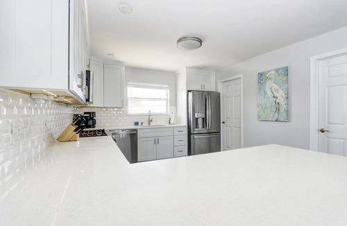 Brigantine House | Oceanfront! Fenced in back yard! Pet Friendly! Come visit anytime👍
