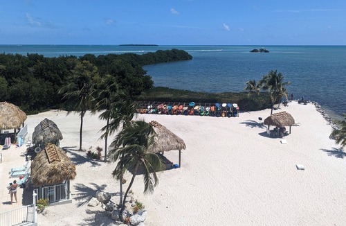 Tavernier Condo | Oceanfront Luxury Condo. Step on to the beach.