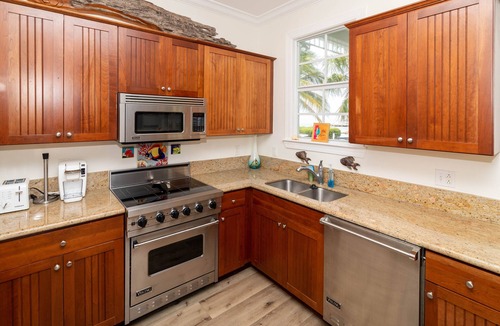 Windley Key House | Oceanfront Luxury - Heated Pool, Boat Slip, Beaches & Spectacular Sunrise Views