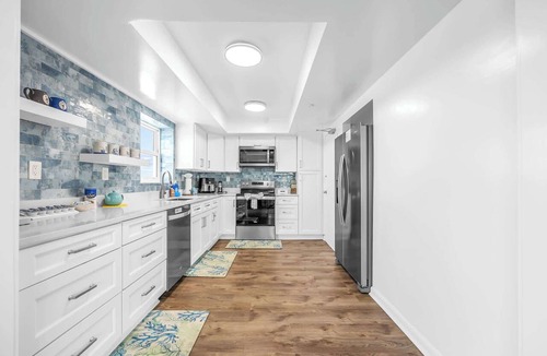 South Patrick Shores Condo | Oceanpoint 611 – Top-Floor Oceanview Condo w/Balc