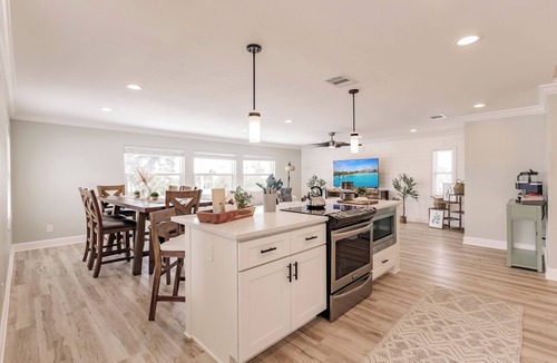 Laguna Shores House | Oceanview Large Heated Pool Plus Separate Suite with Kitchenette Pet Friendly