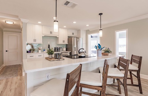 Laguna Shores House | Oceanview Large Heated Pool Plus Separate Suite with Kitchenette Pet Friendly