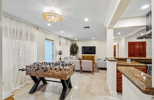 Poinsettia Heights Villa | Olas Oasis - Chic Luxe House + Pool for 10