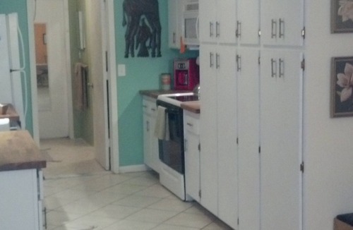 Bonita Springs House | Old Florida Charm: Casa Bratee Manatee - 2 bedrooms/2 bathrooms/full kitchen/etc