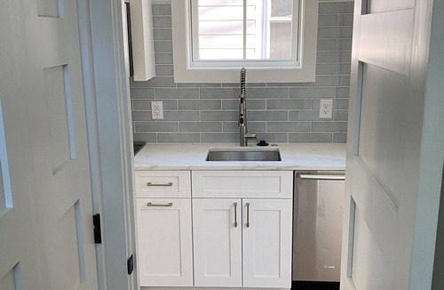 Old Village Cottage | Old Village Mount Pleasant 1-bedroom cottage