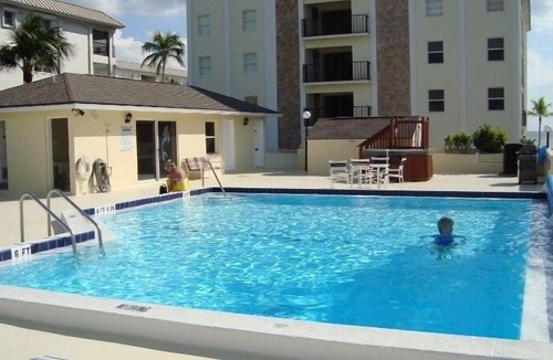 Fort Myers Beach Condo | ON BEACH Condo on White Sands of Fort Myers Beach 28 Day Minimum Rental