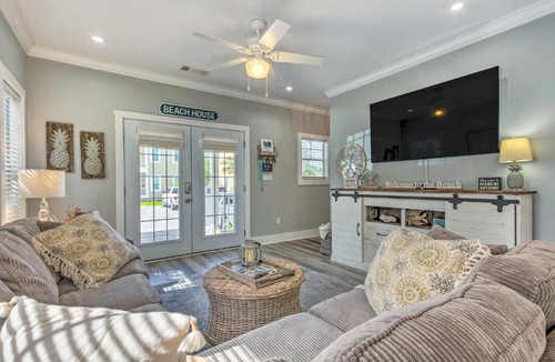 Ono Island House | On-Site Beach Bar: Sunny Perdido Key Cottage!