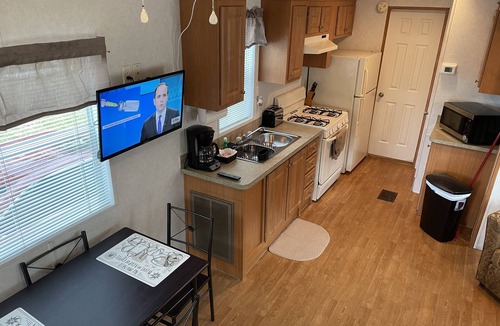 North Fort Myers Cottage | One Bedroom/One Bathroom Le Petit Chalet
