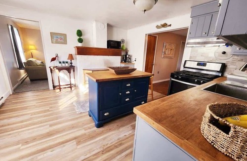 Bridgeport House | Oneida Lakeside Retreat