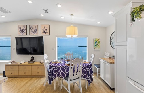 Cudjoe Key House | Open Water Retreat with 58' Seawall, Kayaks, Paddleboards, Bikes & Panoramic Ocean Views