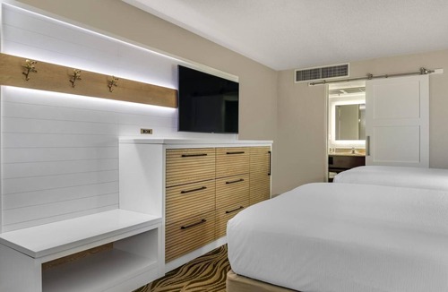 Lake Buena Vista Hotel | Orlando Dream Vacation! 4 Cozy Units, Pool, Near Universal Studios Orlando