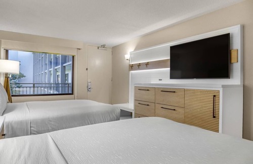 Lake Buena Vista Hotel | Orlando Dream Vacation! 4 Cozy Units, Pool, Near Universal Studios Orlando