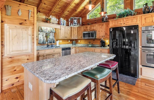 Black Mountain Cabin | Osprey- Mountains, Hot Tub, Game Room, Wine Room, Trails, Creek, Near Town