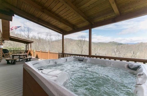 Black Mountain Cabin | Osprey- Mountains, Hot Tub, Game Room, Wine Room, Trails, Creek, Near Town