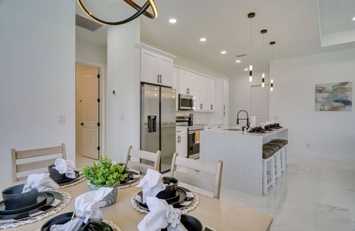 Diplomat House | Outdoor Kitchen Gameroom Pool King Suite