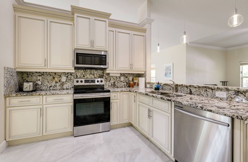 Hunt Club House | Outdoor Kitchen & Patio: Loxahatchee Oasis!