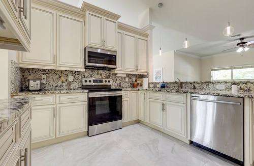 Hunt Club House | Outdoor Kitchen & Patio: Loxahatchee Oasis!