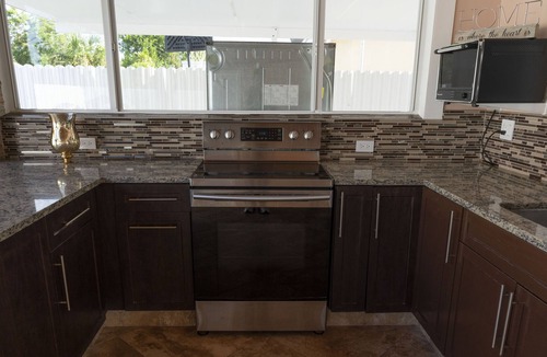 Haverhill House | Outside Lovers!3bedr/4bath, completely fence