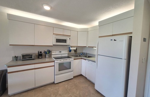 Fort Pierce Condo | OV 312 Pond/Golf Course View Condo-Paradise Vacation Rental in Ocean Village
