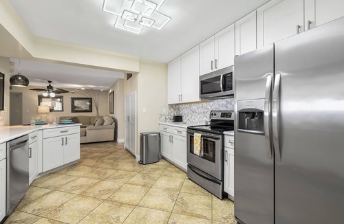 Pelican House | Overlook the Caloosahatchee - Best fishing location - Stars Vacation Rentals