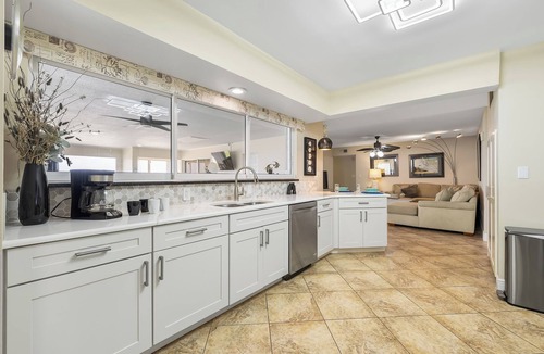 Pelican House | Overlook the Caloosahatchee - Best fishing location - Stars Vacation Rentals