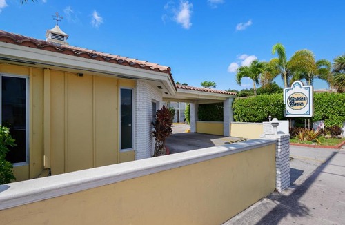 Granada Hotel | OYO Hotel Coral Gables - Miami Airport