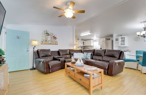 Stuart House | Paddle on the River! Waterfront Retreat in Stuart