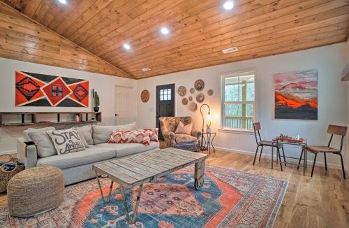 Tiger House | ‘Painted Skies’ Upscale Getaway By Lake Burton!