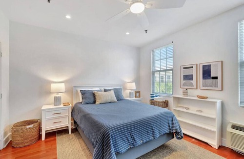 Palm Beach Apartment | Palm Beach Condo, Poolside Gem! Walk to Beach