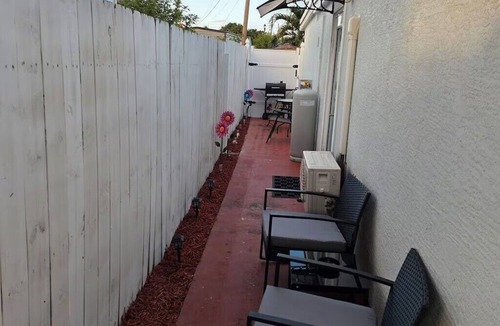 Westgate Apartment | Palm Beach Paradise 1